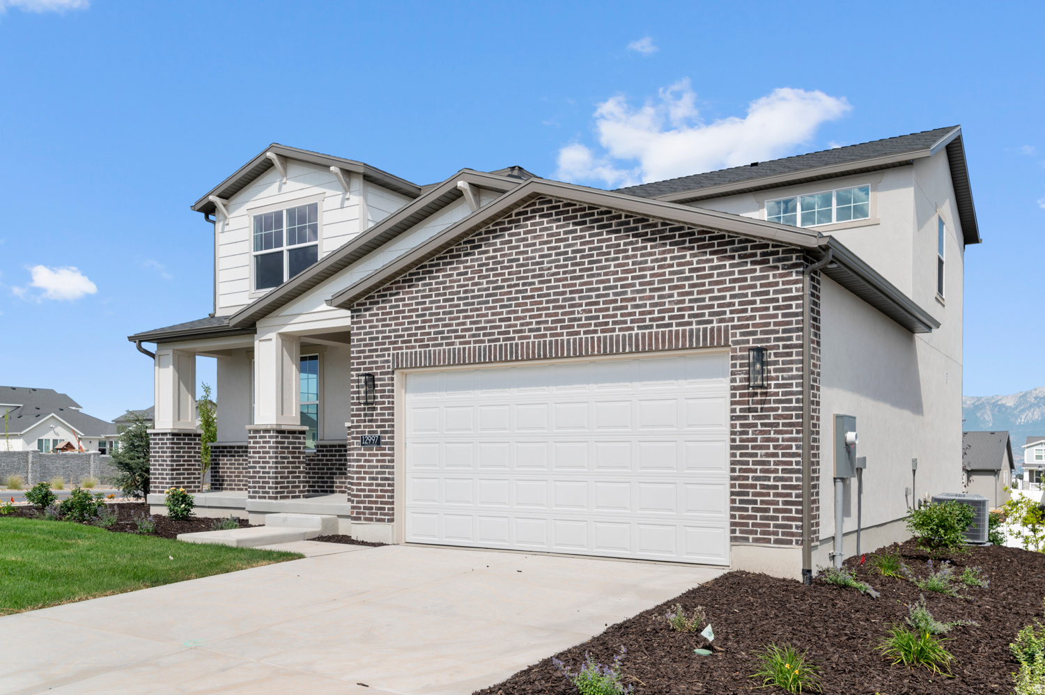 HIDDEN OAKS COLLECTION 610 - Residential