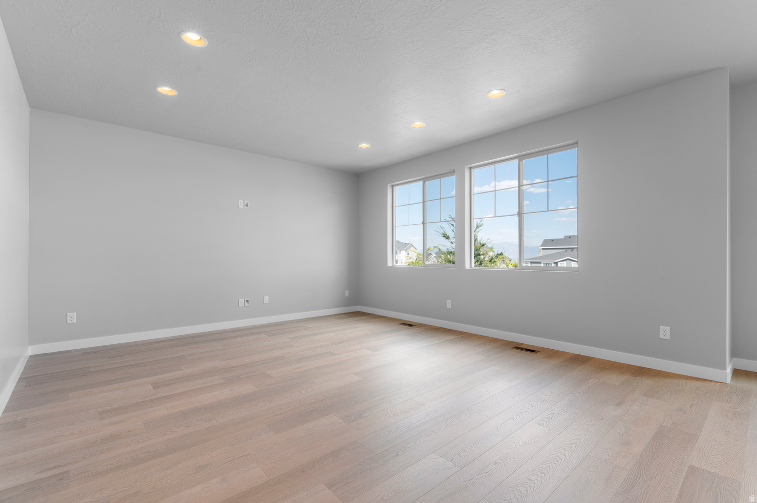 HIDDEN OAKS COLLECTION 610 - Residential