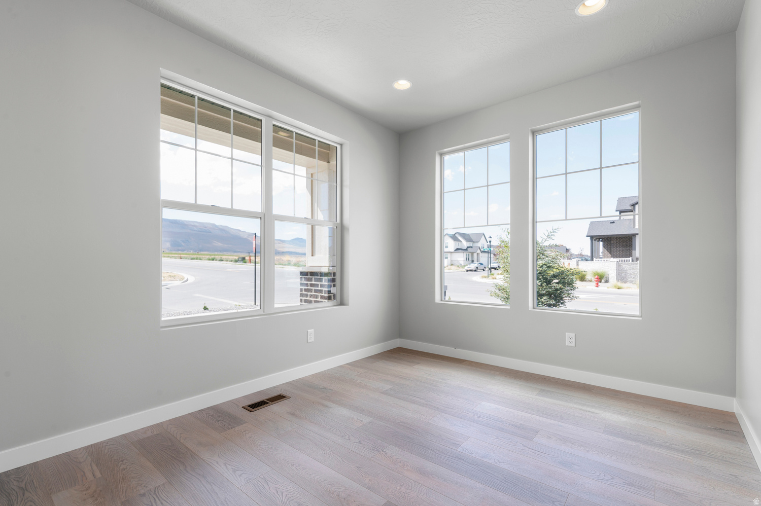 HIDDEN OAKS COLLECTION 610 - Residential