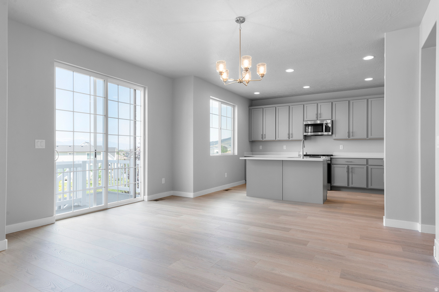 HIDDEN OAKS COLLECTION 610 - Residential