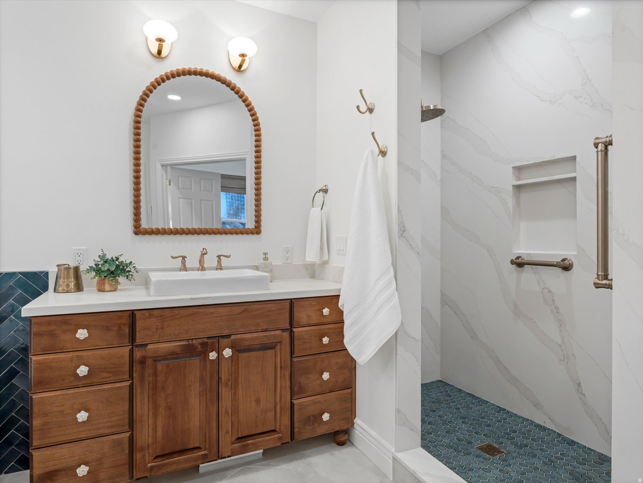 CANYON RIDGE - Residential