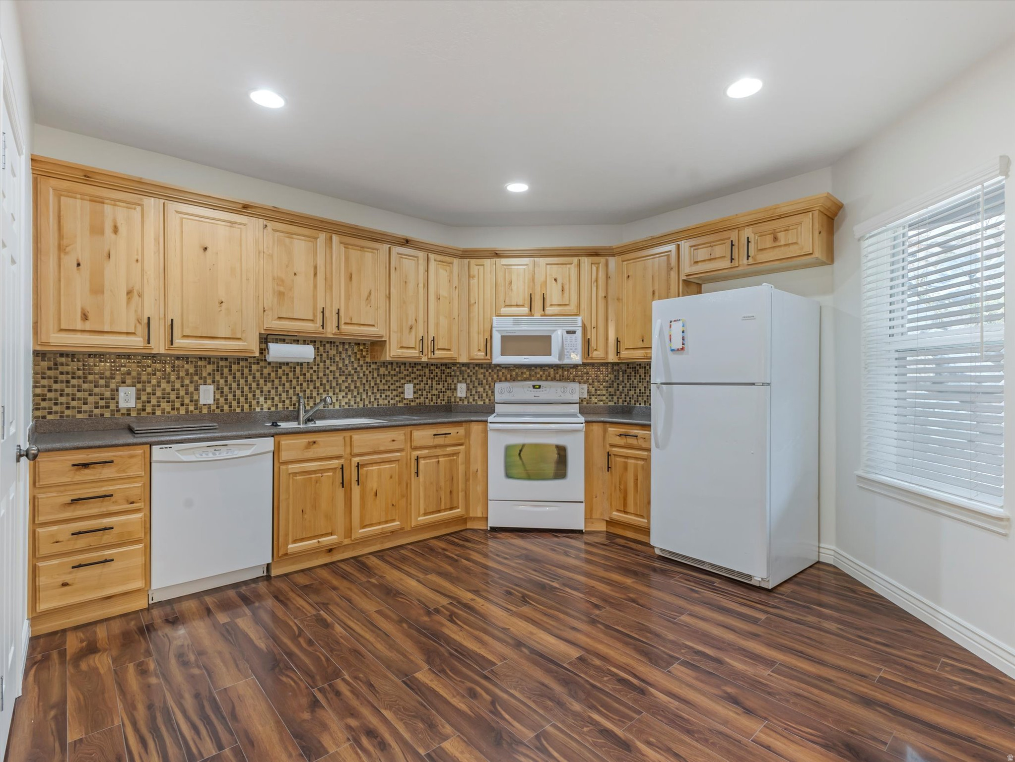 CANYON RIDGE - Residential