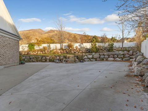 Tiny photo for 1694 E APPLE ORCHARD CT S, Draper, UT 84020 (MLS # 2129612)