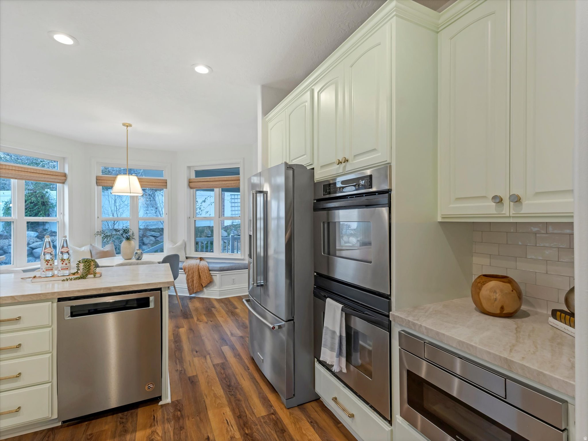 CANYON RIDGE - Residential