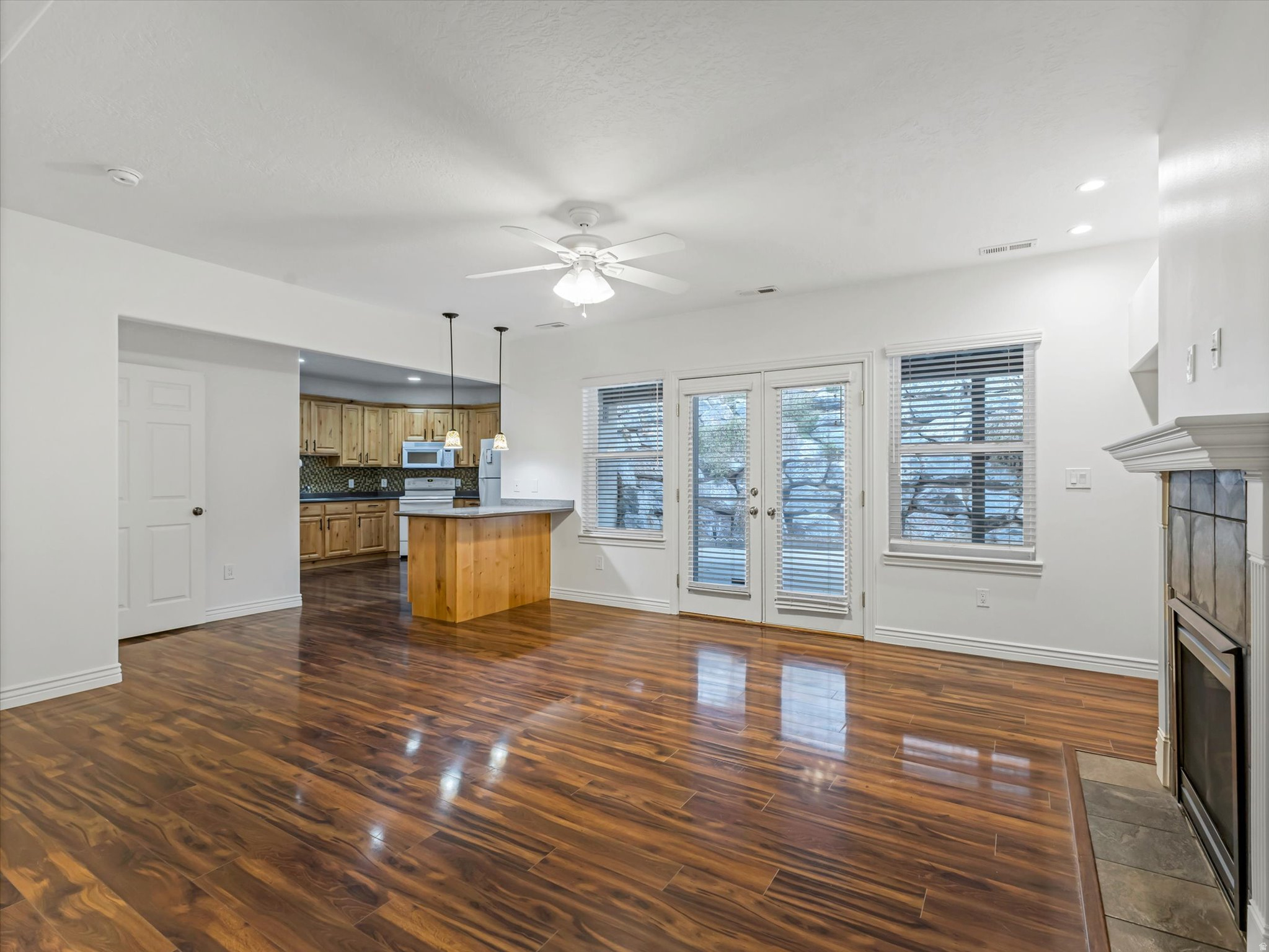 CANYON RIDGE - Residential