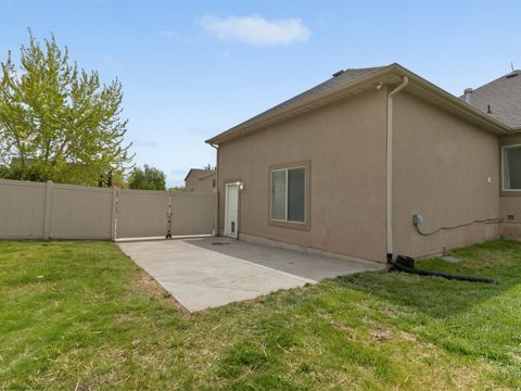 Tiny photo for 1580 CRESTMONT WAY, Kaysville, UT 84037 (MLS # 2154529)