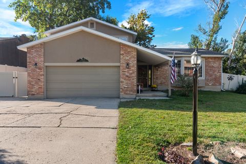 Photo of 2170 E BORG CT, Sandy, UT 84092 (MLS # 2137921)
