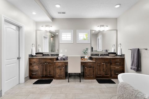 Tiny photo for 292 E CLUBVIEW LN, Lehi, UT 84043 (MLS # 2098286)