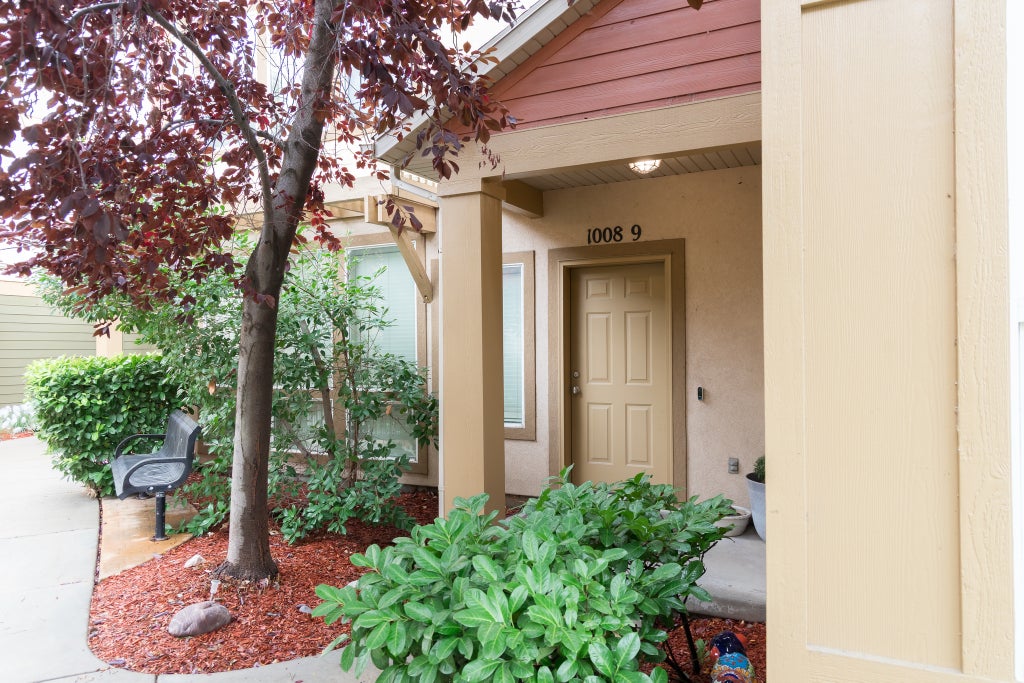 Photo of 1008 N SHEPARD CREEK PKWY PKWY #9, Farmington, UT 84025 (MLS # 2183456)