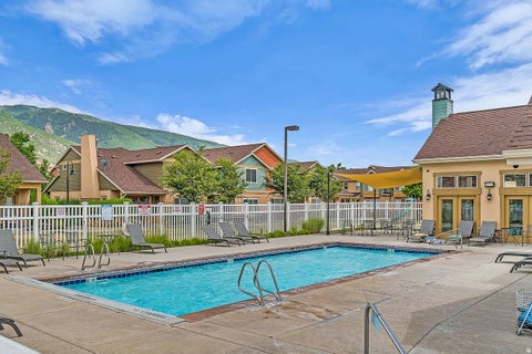Tiny photo for 1008 N SHEPARD CREEK PKWY PKWY #9, Farmington, UT 84025 (MLS # 2183456)