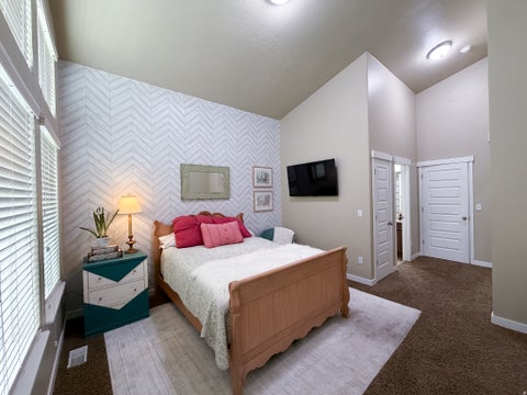 Tiny photo for 1008 N SHEPARD CREEK PKWY PKWY #9, Farmington, UT 84025 (MLS # 2183456)