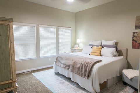 Tiny photo for 1008 N SHEPARD CREEK PKWY PKWY #9, Farmington, UT 84025 (MLS # 2183456)