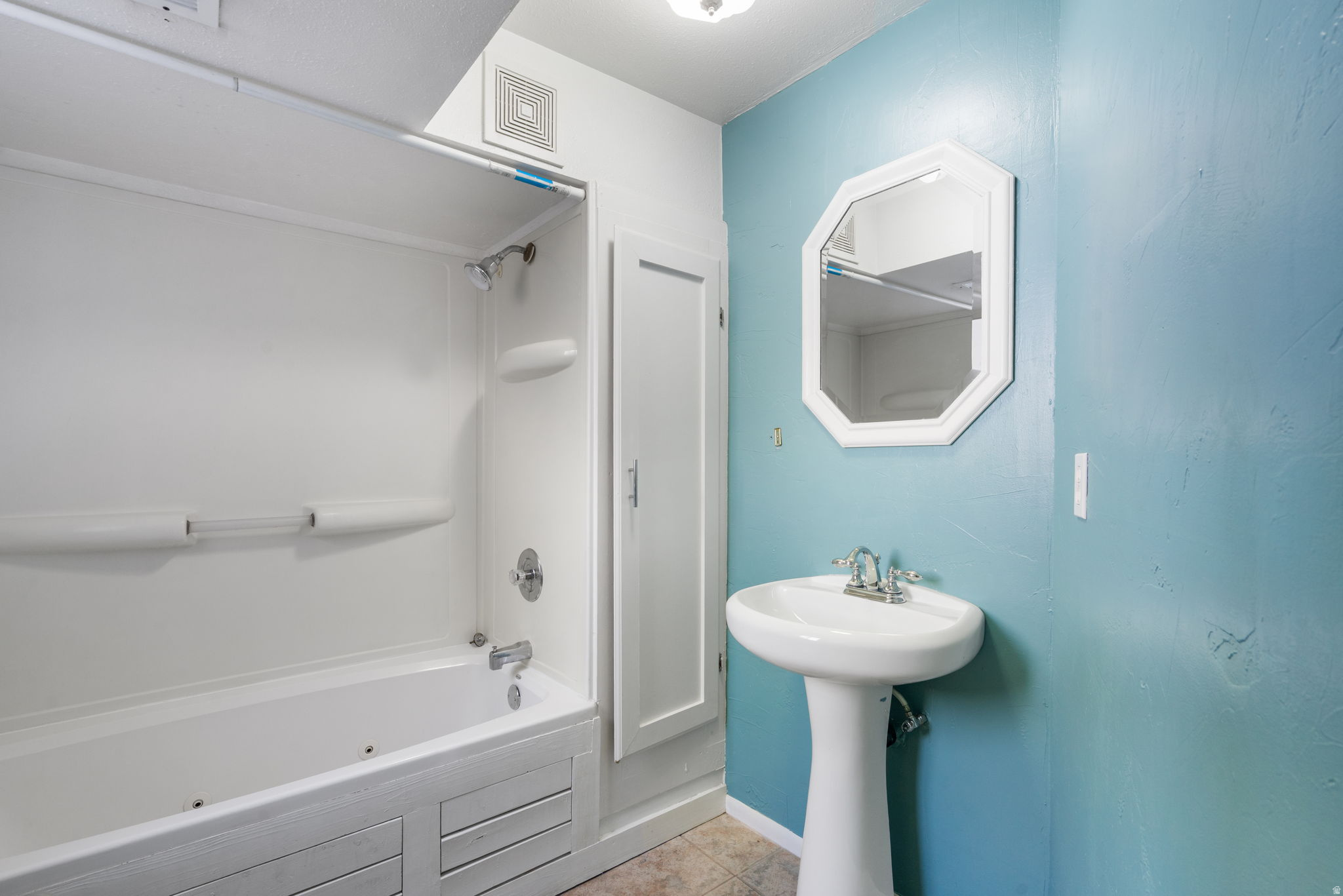 BARRINGTON PARK - Residential