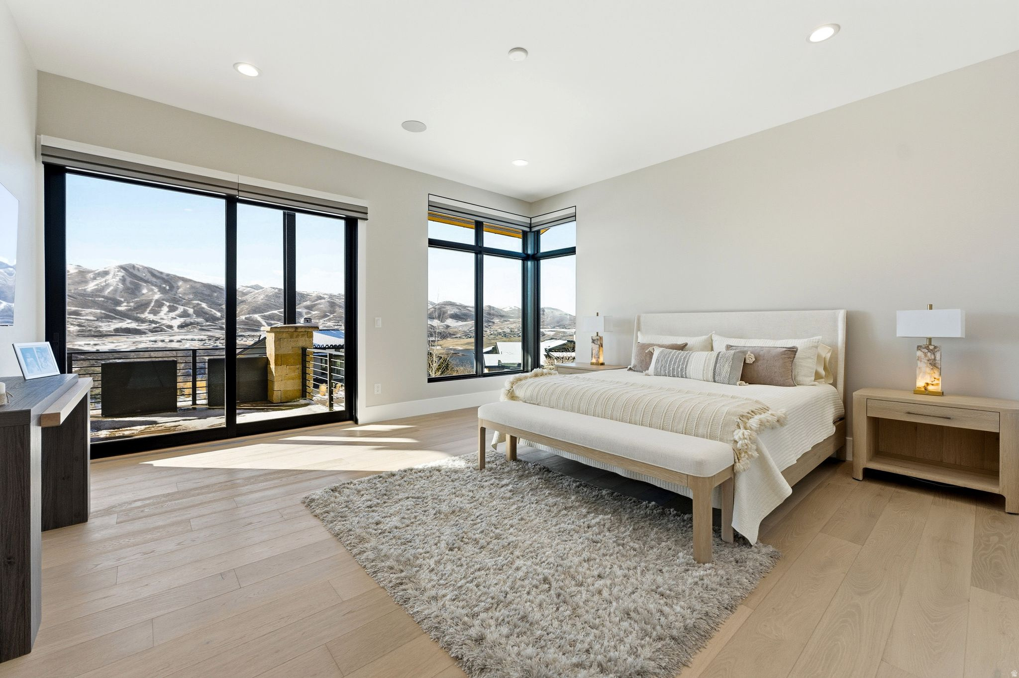 HIDEOUT CANYON - Residential