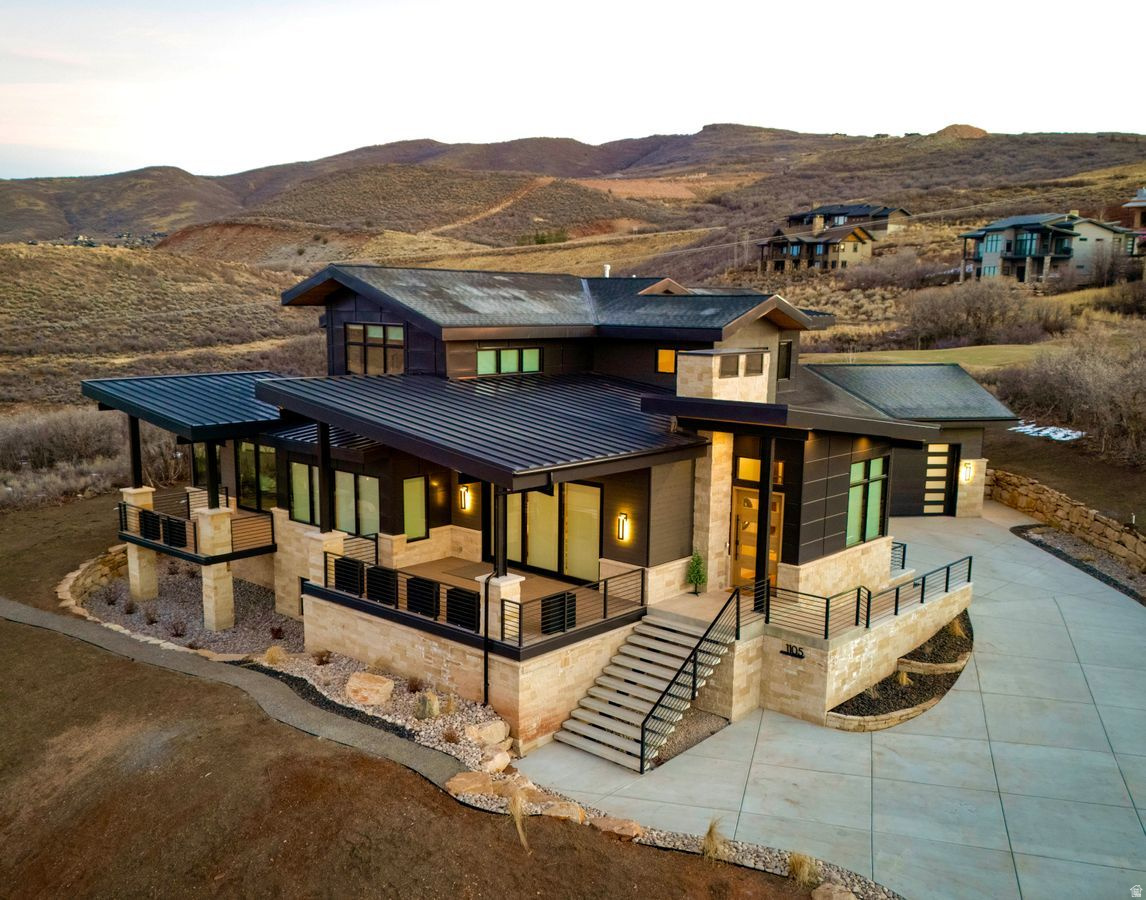 HIDEOUT CANYON - Residential