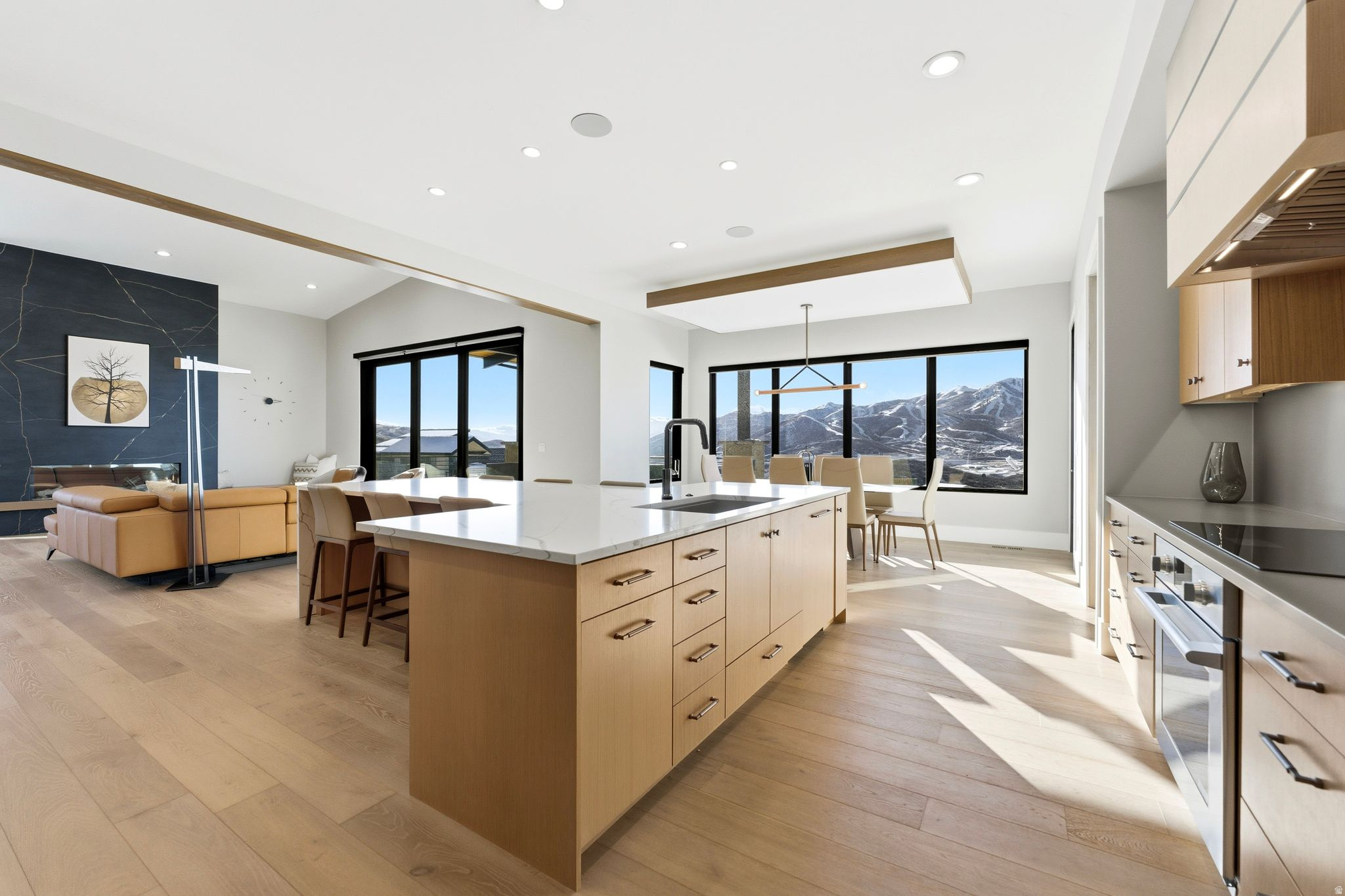 HIDEOUT CANYON - Residential