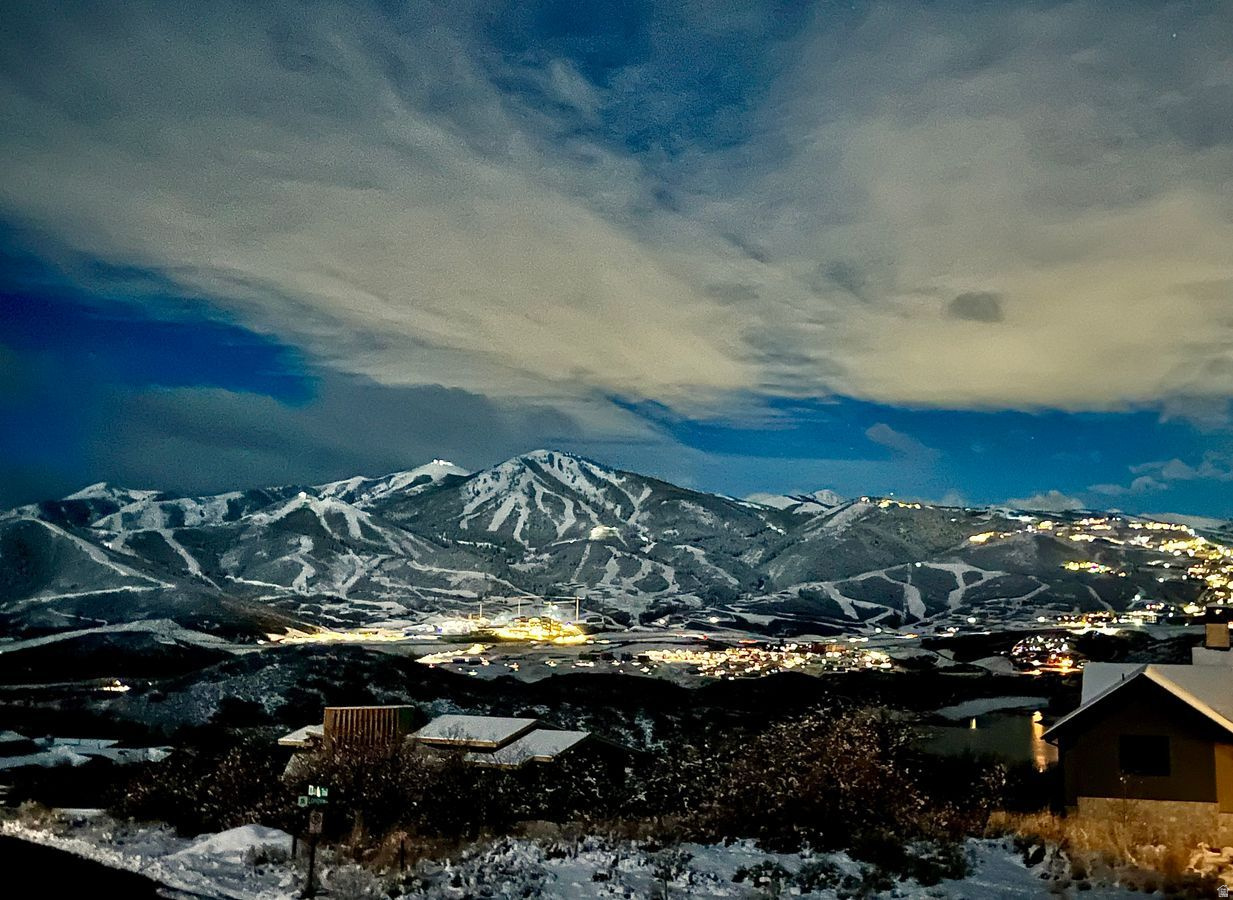 HIDEOUT CANYON - Residential