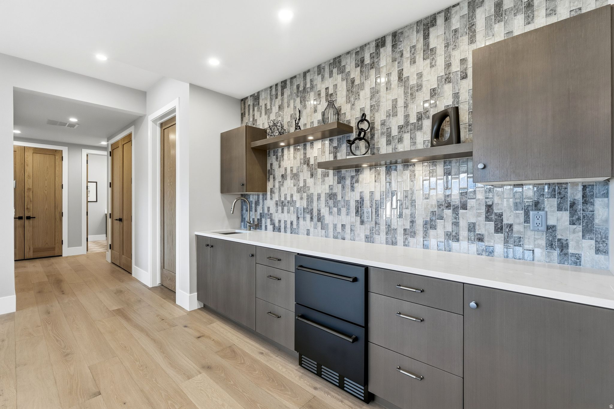 HIDEOUT CANYON - Residential