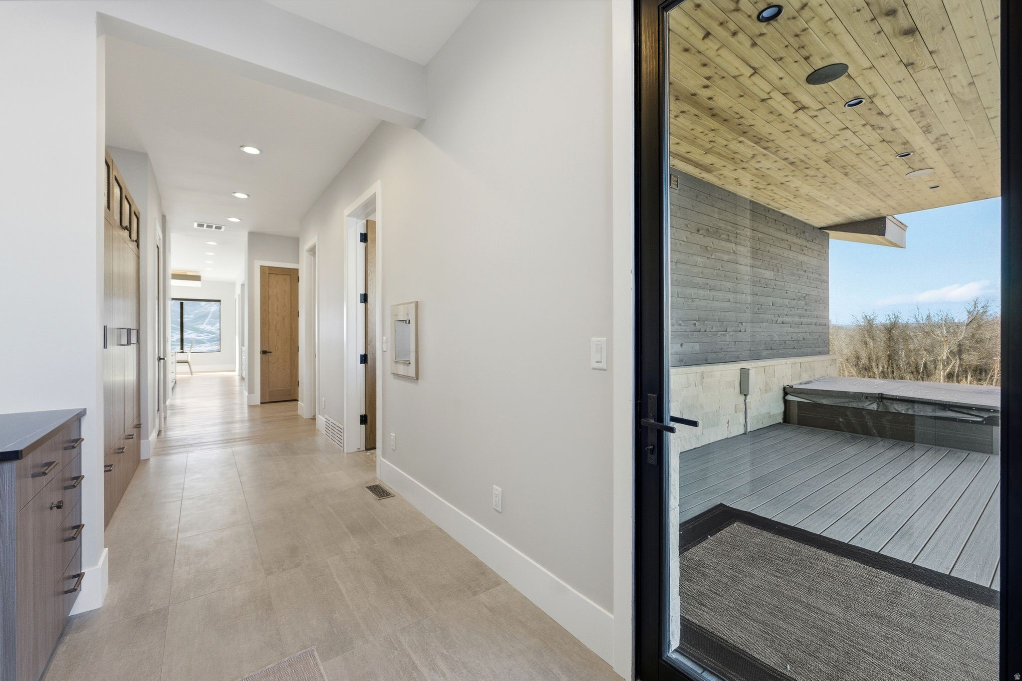 HIDEOUT CANYON - Residential