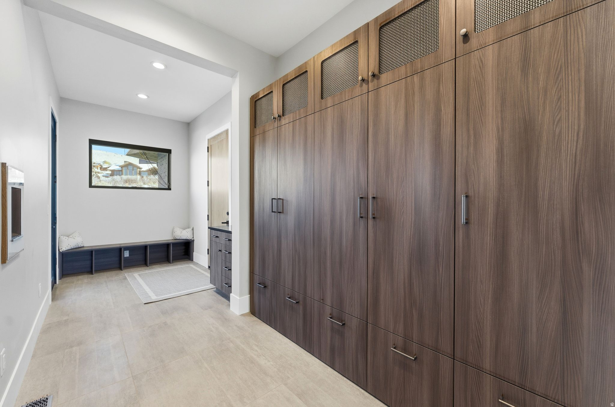 HIDEOUT CANYON - Residential