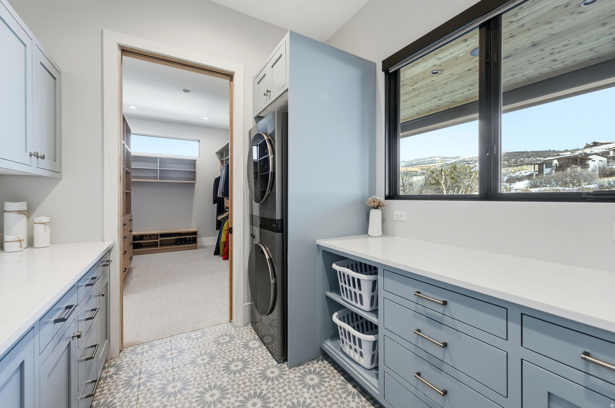 HIDEOUT CANYON - Residential