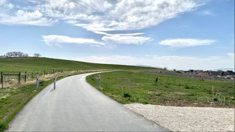 Tiny photo for 2042 S VALLEY DR, Mapleton, UT 84664 (MLS # 2130513)