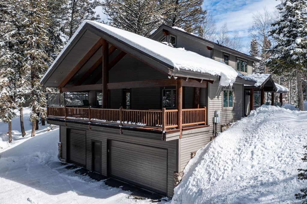 Photo of 9443 E WILD CLEMATIS LN S, Brighton, UT 84121 (MLS # 2142872)