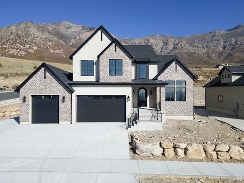 Photo of 602 E MOUNTAIN RD #180, North Ogden, UT 84414 (MLS # 2118059)