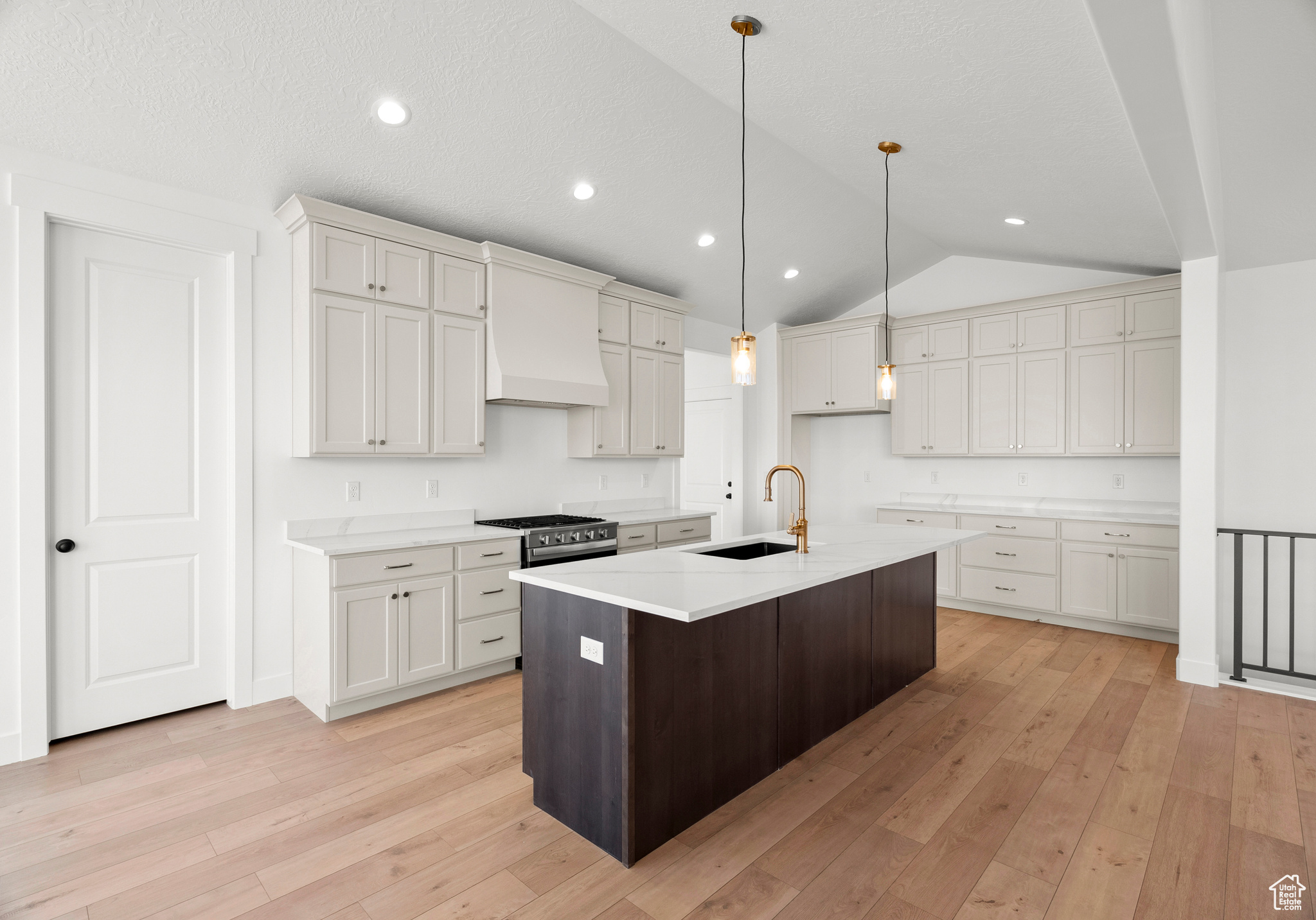 MOONLIGHT VILLAGE - Residential