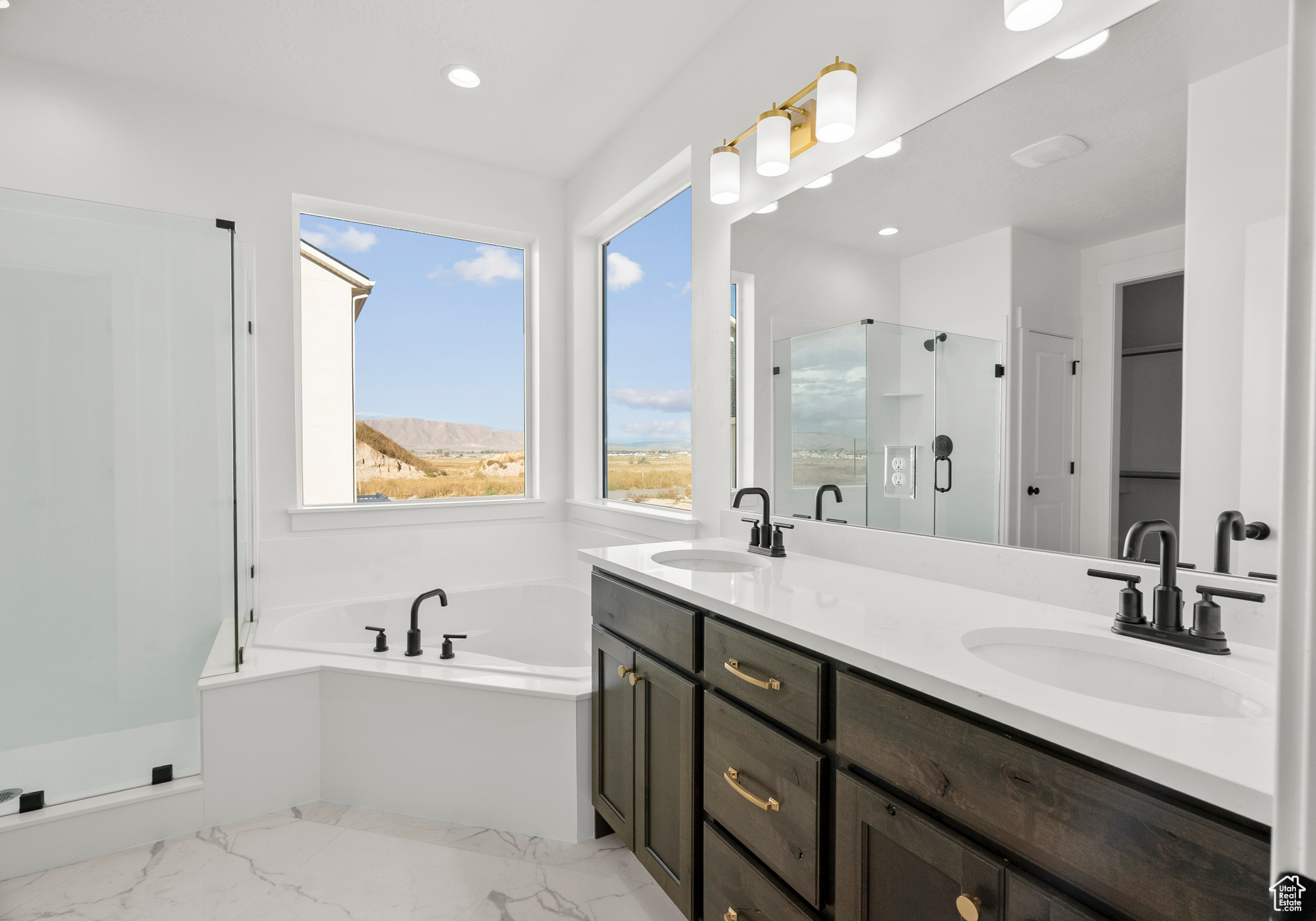 MOONLIGHT VILLAGE - Residential