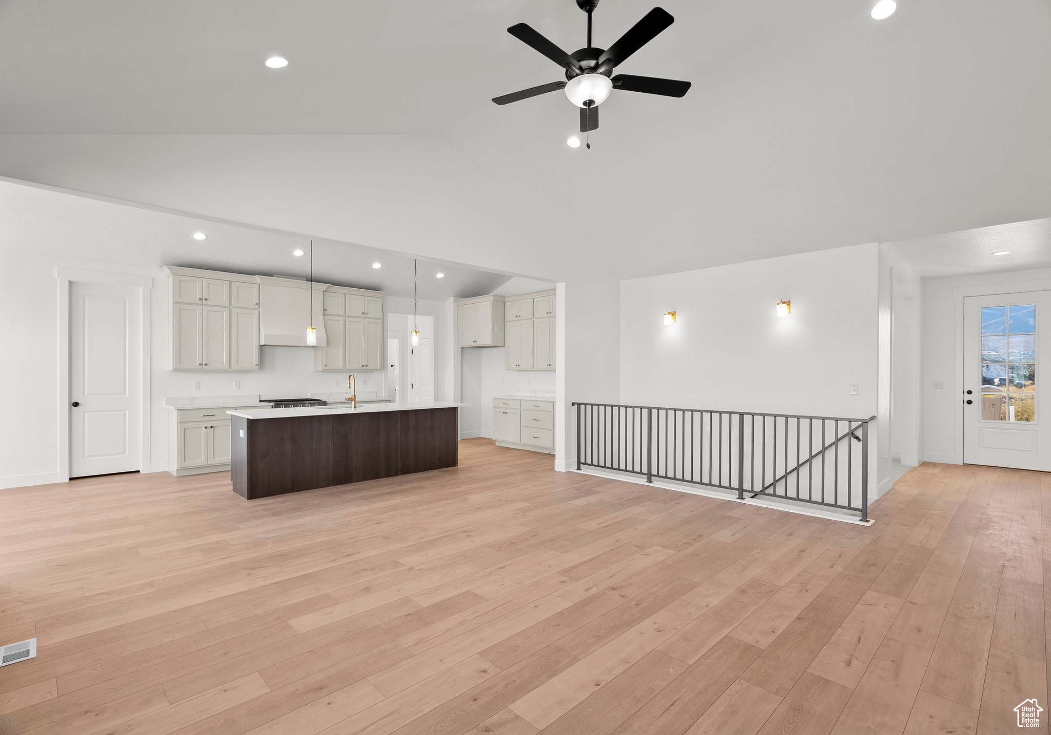 MOONLIGHT VILLAGE - Residential