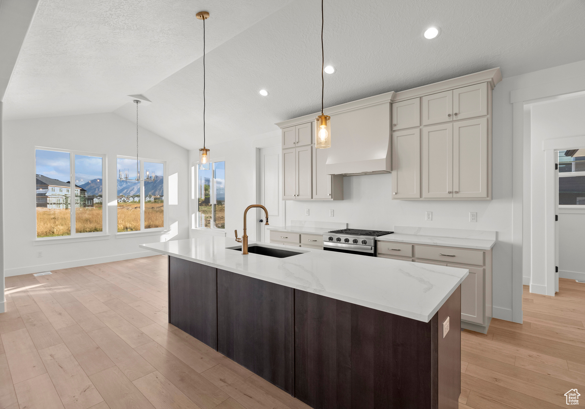 MOONLIGHT VILLAGE - Residential