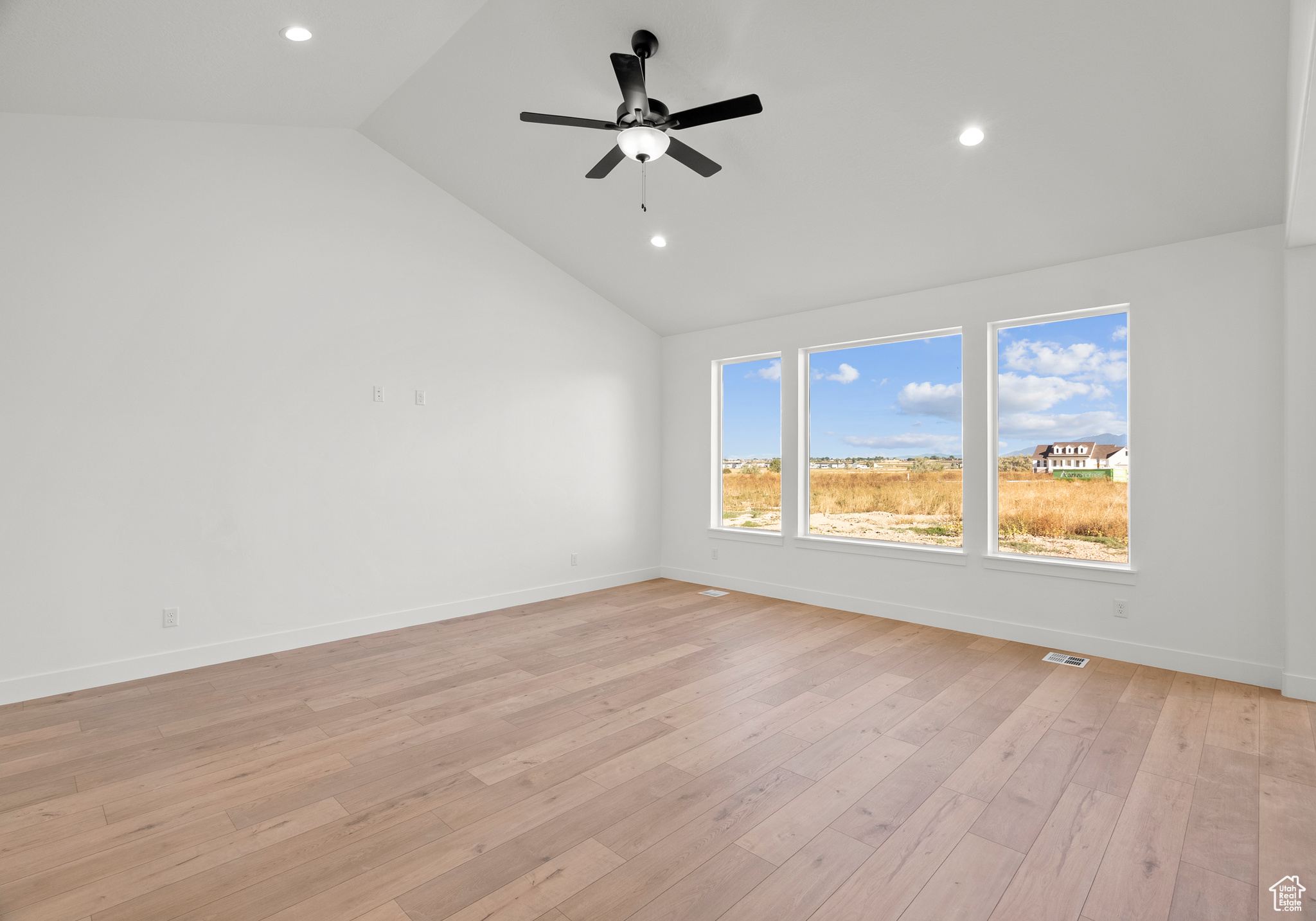 MOONLIGHT VILLAGE - Residential