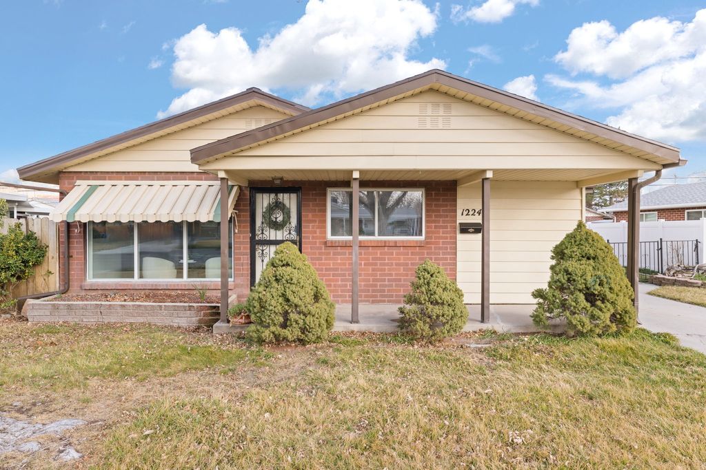 Photo of 1224 N 1500 W, Salt Lake City, UT 84116 (MLS # 2138003)