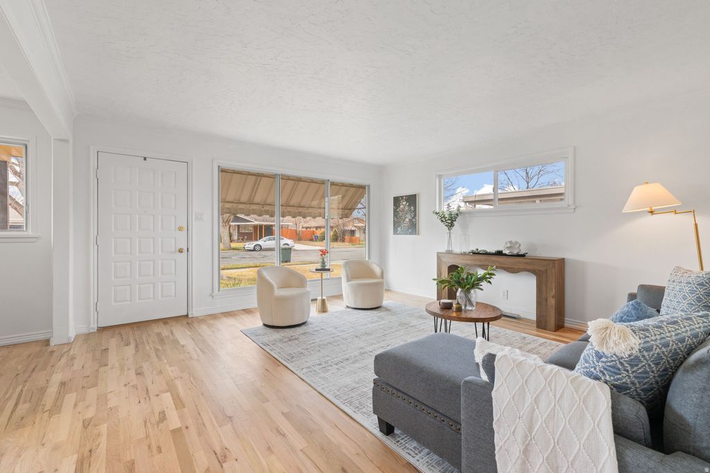 Photo of 1224 N 1500 W, Salt Lake City, UT 84116 (MLS # 2138003)