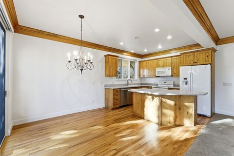 Tiny photo for 1152 N VILLAGE CIR, Midway, UT 84049 (MLS # 2146820)