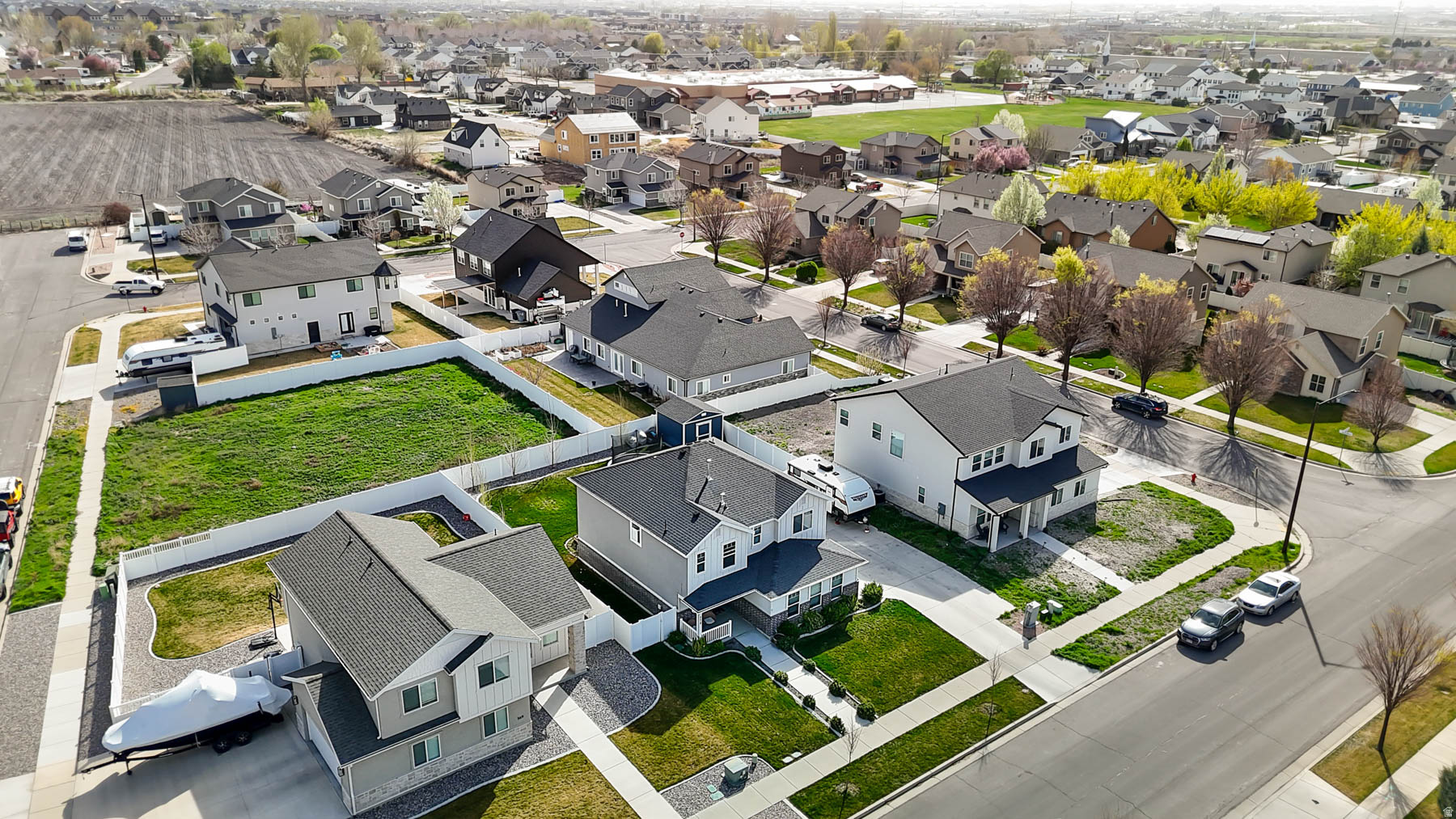 THE GRASSLANDS - Residential