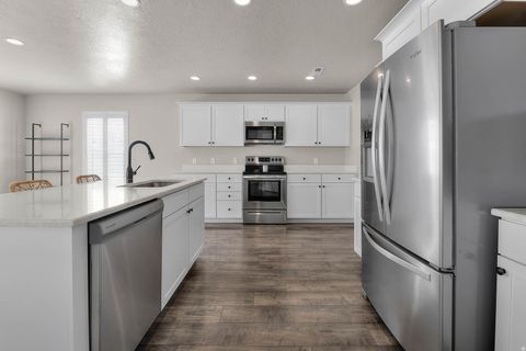 Tiny photo for 579 W 250 N, Springville, UT 84663 (MLS # 2147211)