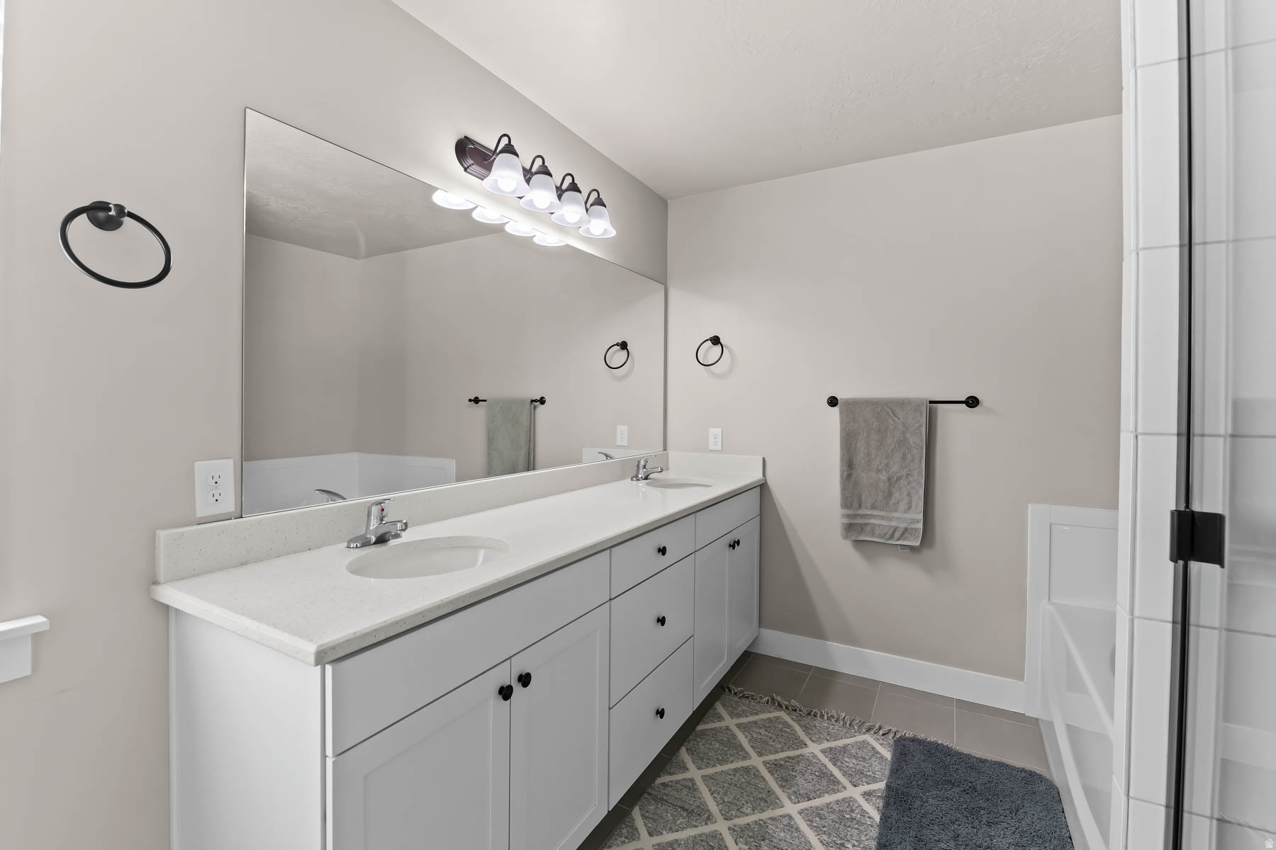 THE GRASSLANDS - Residential