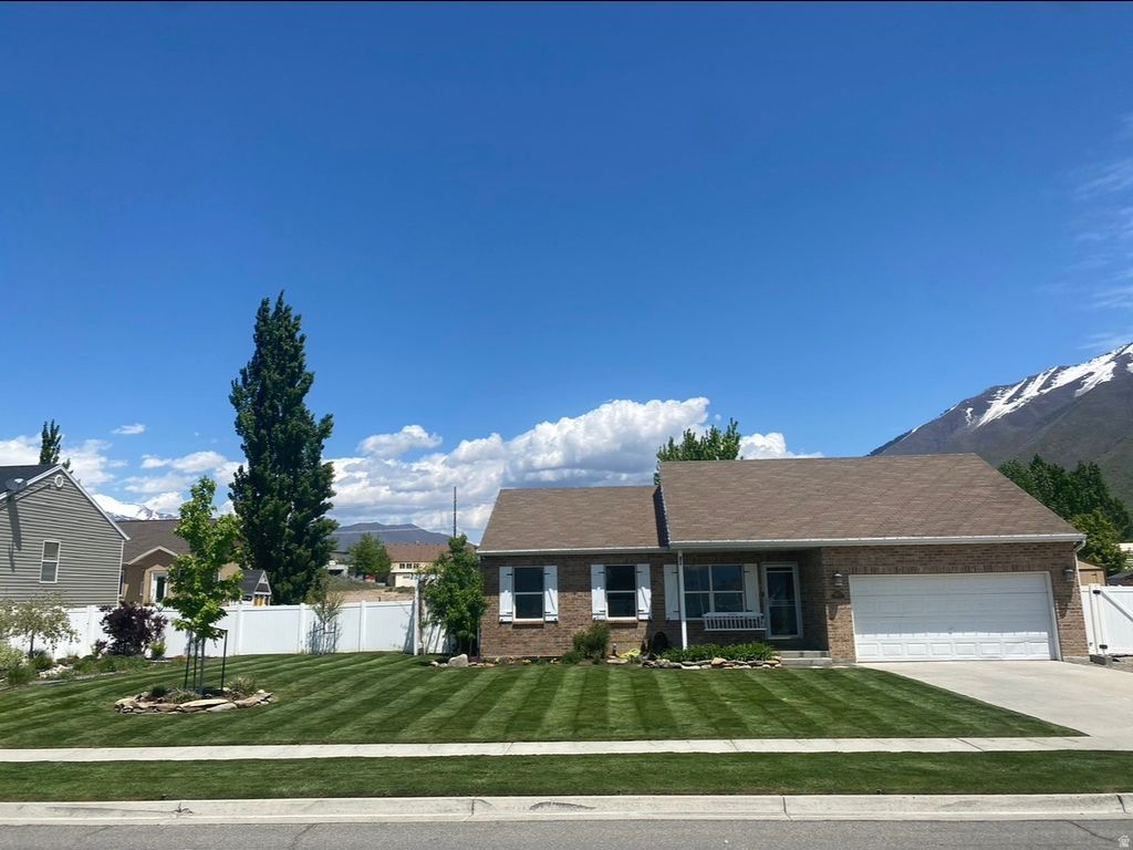 Photo of 1617 S OAK VIEW LN, Spanish Fork, UT 84660 (MLS # 2138760)