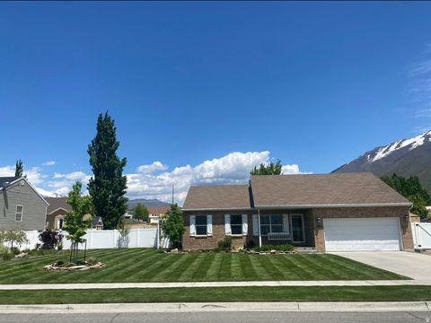 Photo of 1617 S OAK VIEW LN, Spanish Fork, UT 84660 (MLS # 2138760)