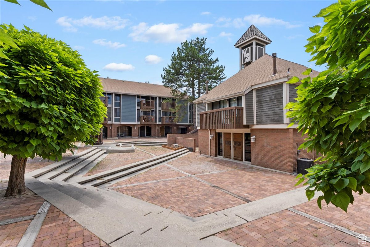 VILLAGE 2 PHASE 1 CONDM - Residential