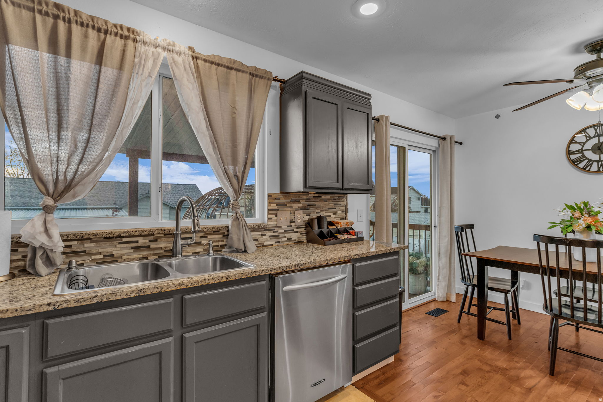 KINGSPOINTE - Residential