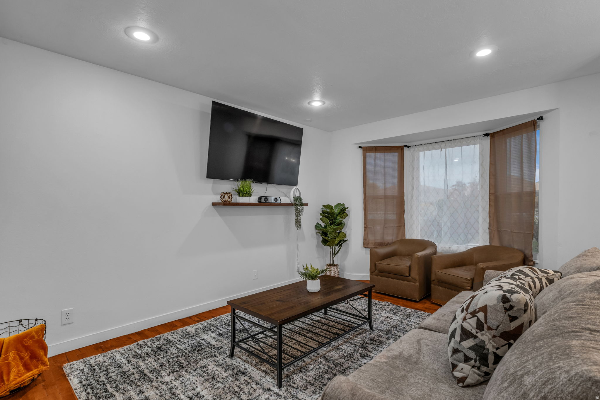 KINGSPOINTE - Residential