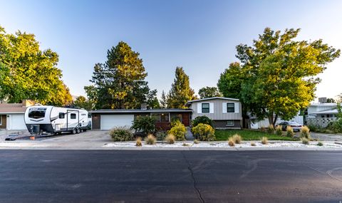 Photo of 1416 E IRONWOOD AVE, Murray, UT 84121 (MLS # 2132296)