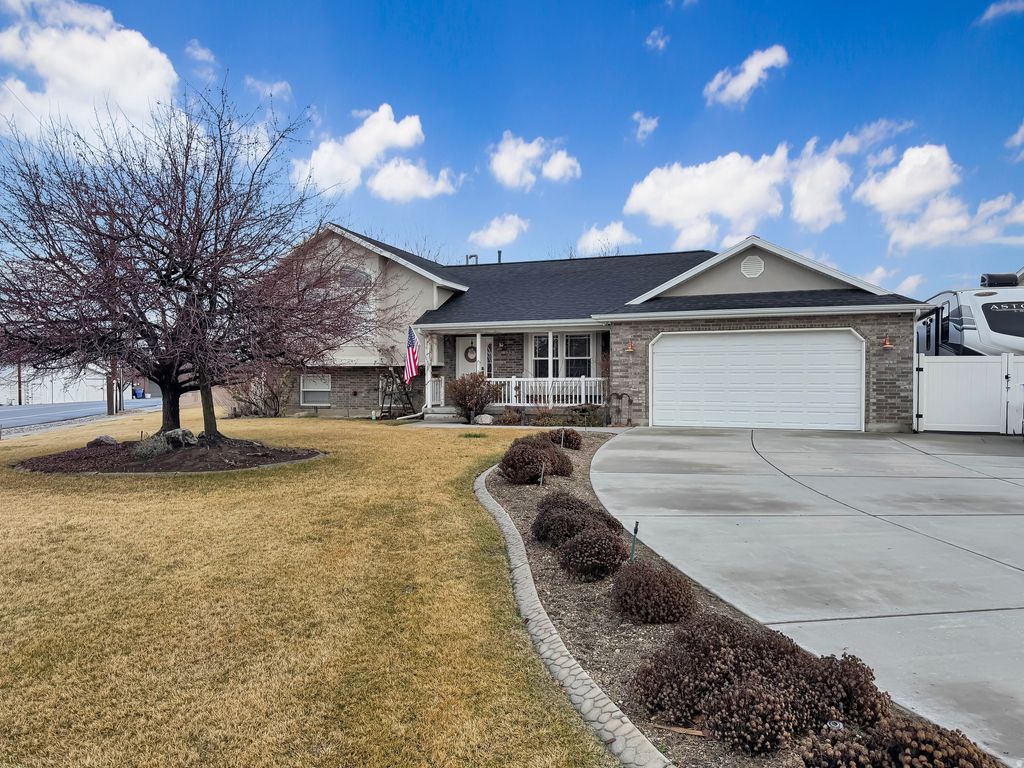 Photo of 4188 W 2875 N, Plain City, UT 84404 (MLS # 2140687)
