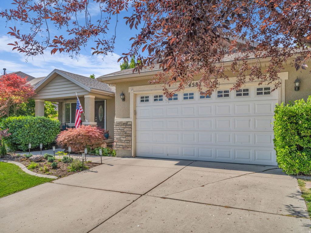 Photo of 4587 W FLINTLOCK WAY, Herriman, UT 84096 (MLS # 2127239)