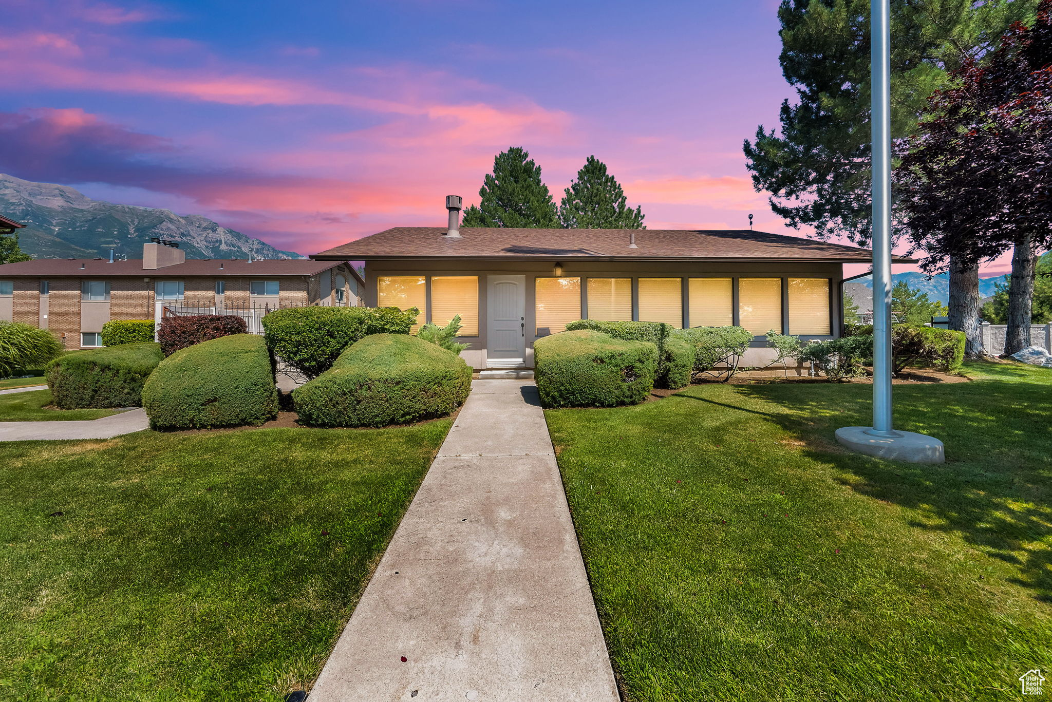 AMIRON CONDO - Residential