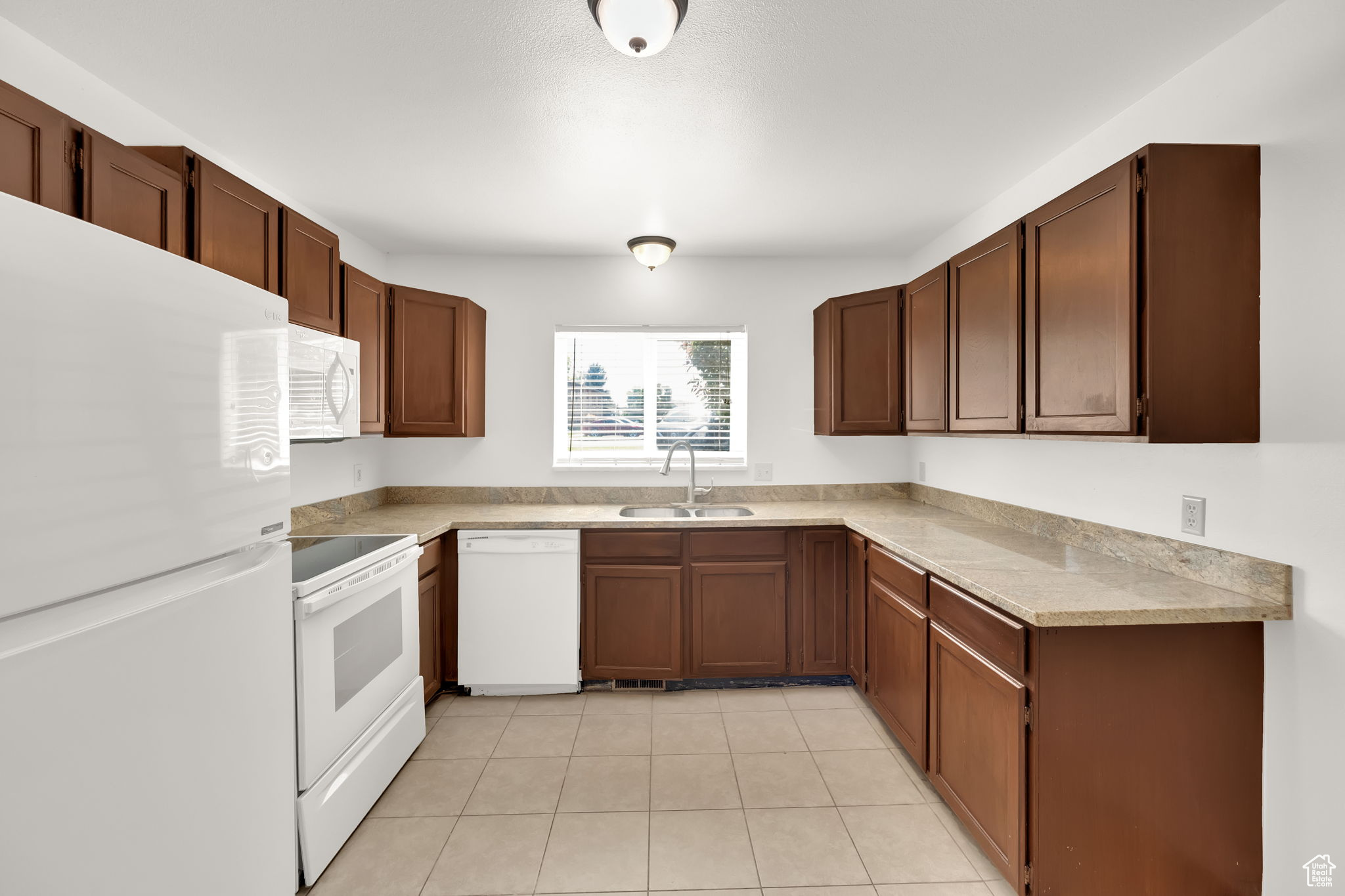 AMIRON CONDO - Residential