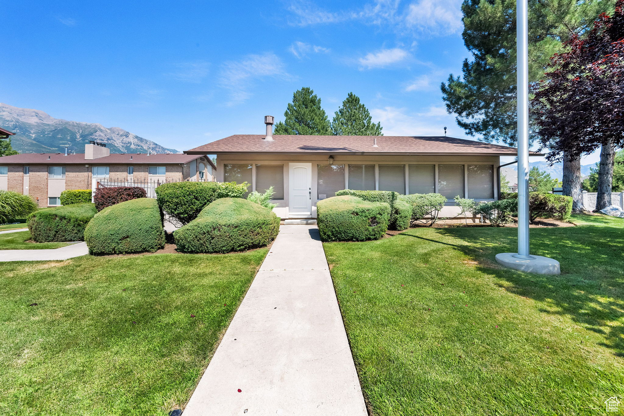 AMIRON CONDO - Residential